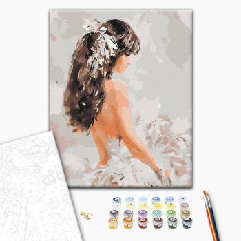 Девушка с перьями