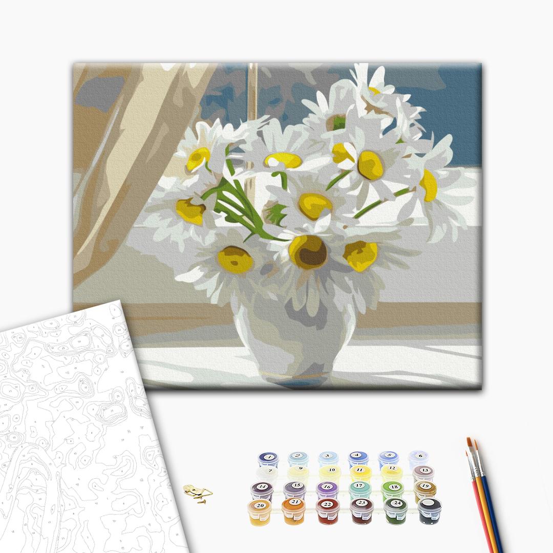 Картина по номерам Квіти - Ромашки в белой вазе на окне