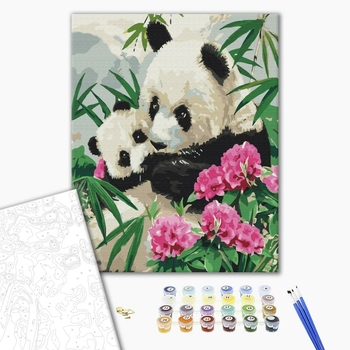 Мама панда с детенышем