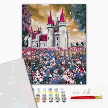 Замок в полевых цветах