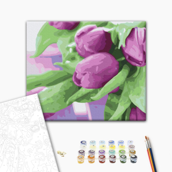 Тюльпаны на столе