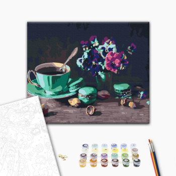 Кофе с макарунами