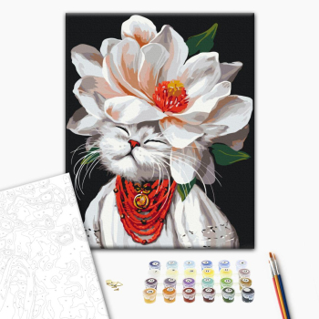 Magnolia cat © Marianna Pashchuk