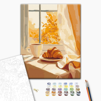 Круассан и кофе