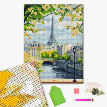 Эйфелева башня с берега Сены